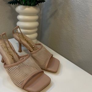 Pink nude heels 🎀